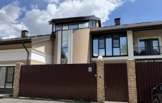 Продам 3 комнатную квартиру 140 м2 в объявлении 10 фото Продам 3 комнатную квартиру 140 м2 картинка из объявления