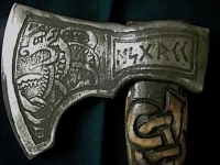 Сувенирный топор "Змей" в объявлении 4 фото Сувенирный топор "Змей" картинка из объявления