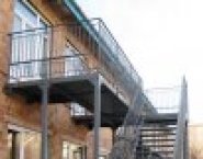 Эвакуационные наружные и внутренние лестницы. картинка из объявления