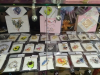 Броши в ассортименте в объявлении 5 фото Броши в ассортименте картинка из объявления