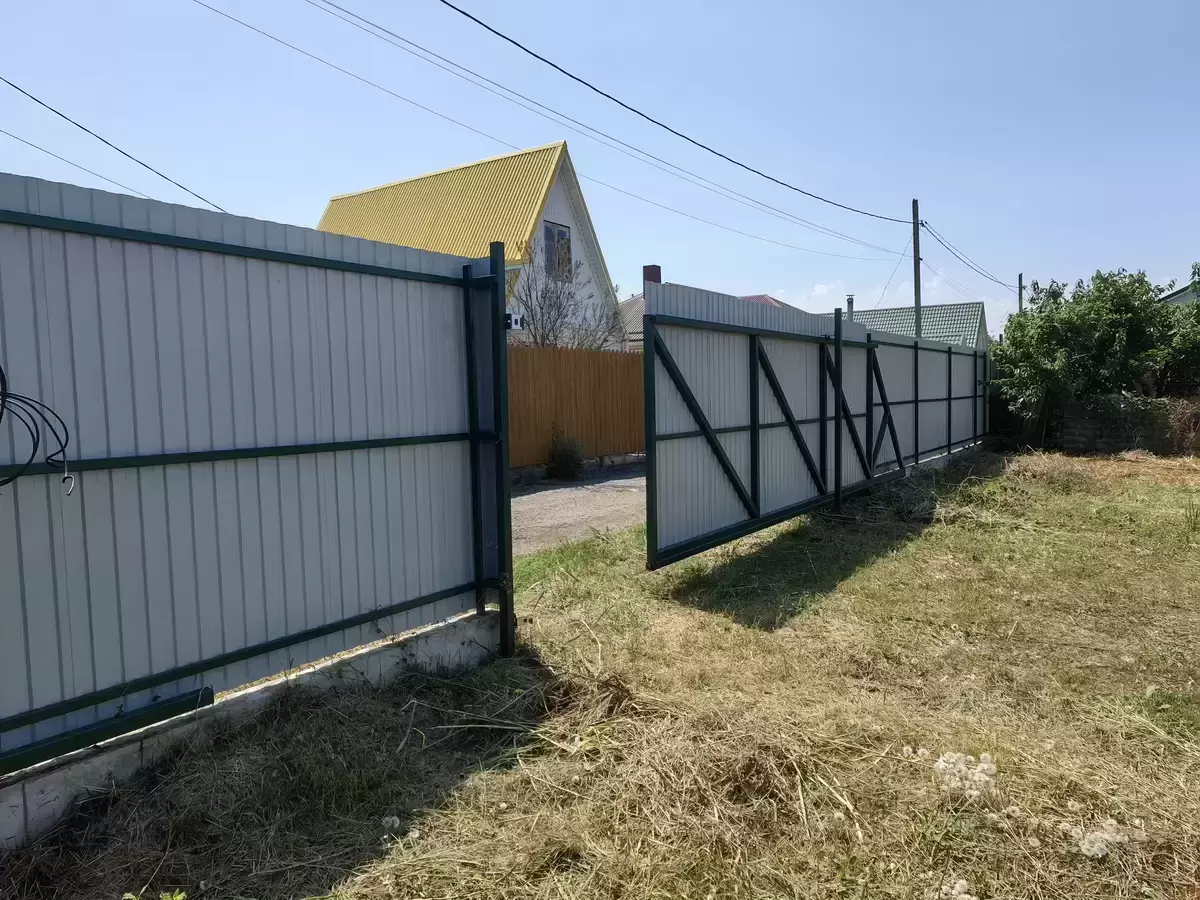 Просторный участок для строительства дома в тихом районе Краснодара в объявлении 3 фото Просторный участок для строительства дома в тихом районе Краснодара картинка из объявления