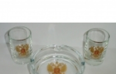 Две стопки и пепельница с гербом России в объявлении 1 фото Две стопки и пепельница с гербом России картинка из объявления