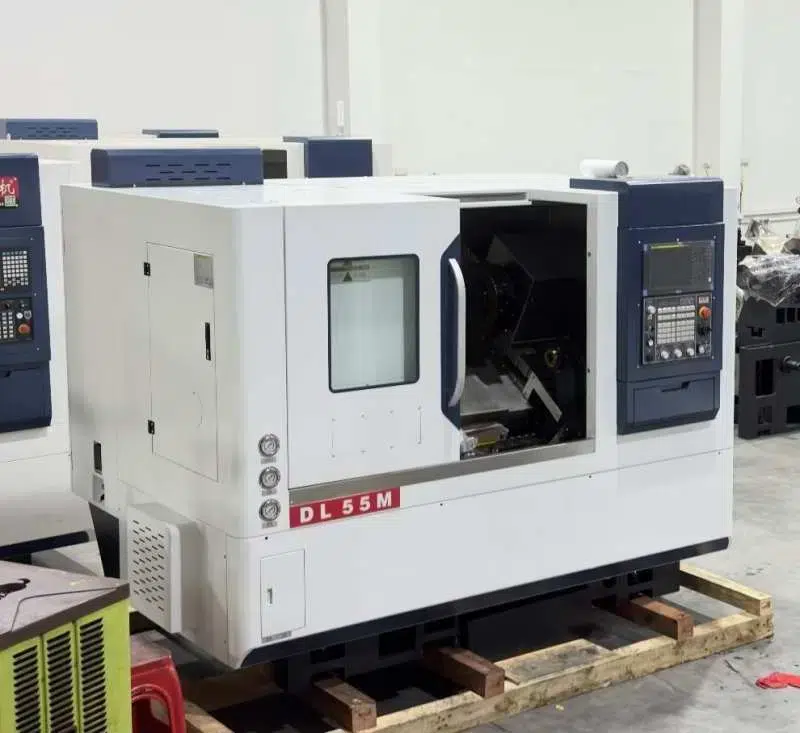 Токарный станок с ЧПУ DL55M Fanuc с фрезерованием — в наличии на складе в СПб картинка из объявления
