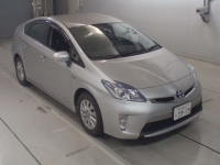 Лифтбек гибрид Toyota Prius PHV кузов ZVW35 модификация S гв 2015 картинка из объявления