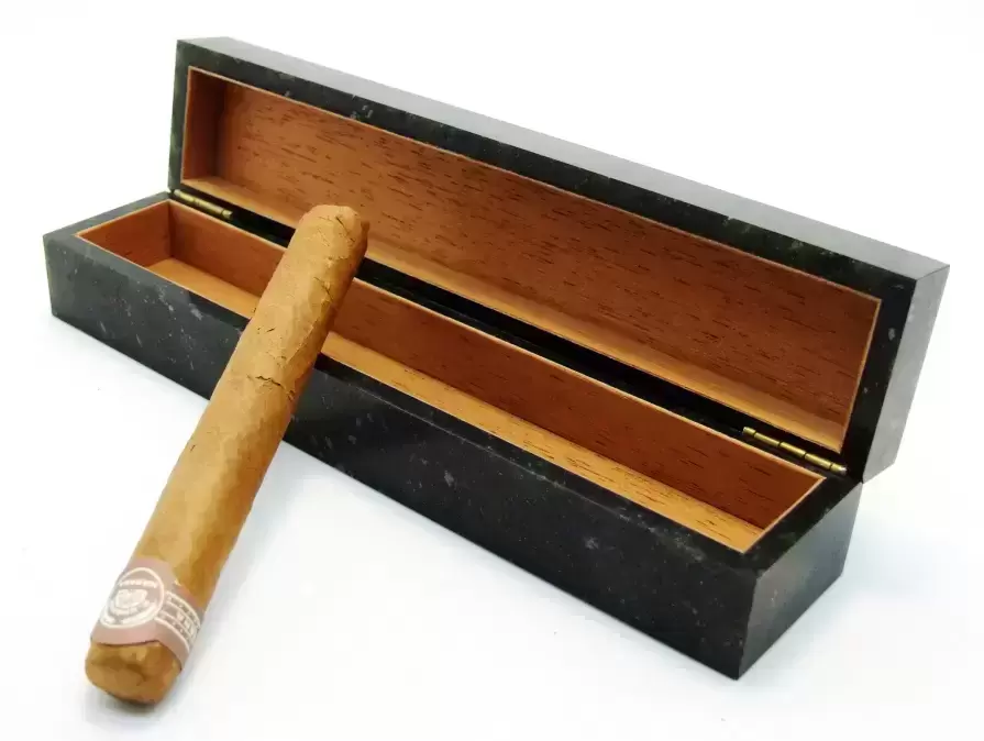 Футляр - Хьюмидор (Humidor) для сигары. Вердантит. картинка из объявления