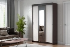 Шкаф-купе 3-х дверный с зеркалом в объявлении 4 фото Шкаф-купе 3-х дверный с зеркалом картинка из объявления