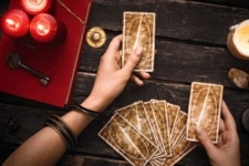 Гадалка в Уральске. картинка из объявления