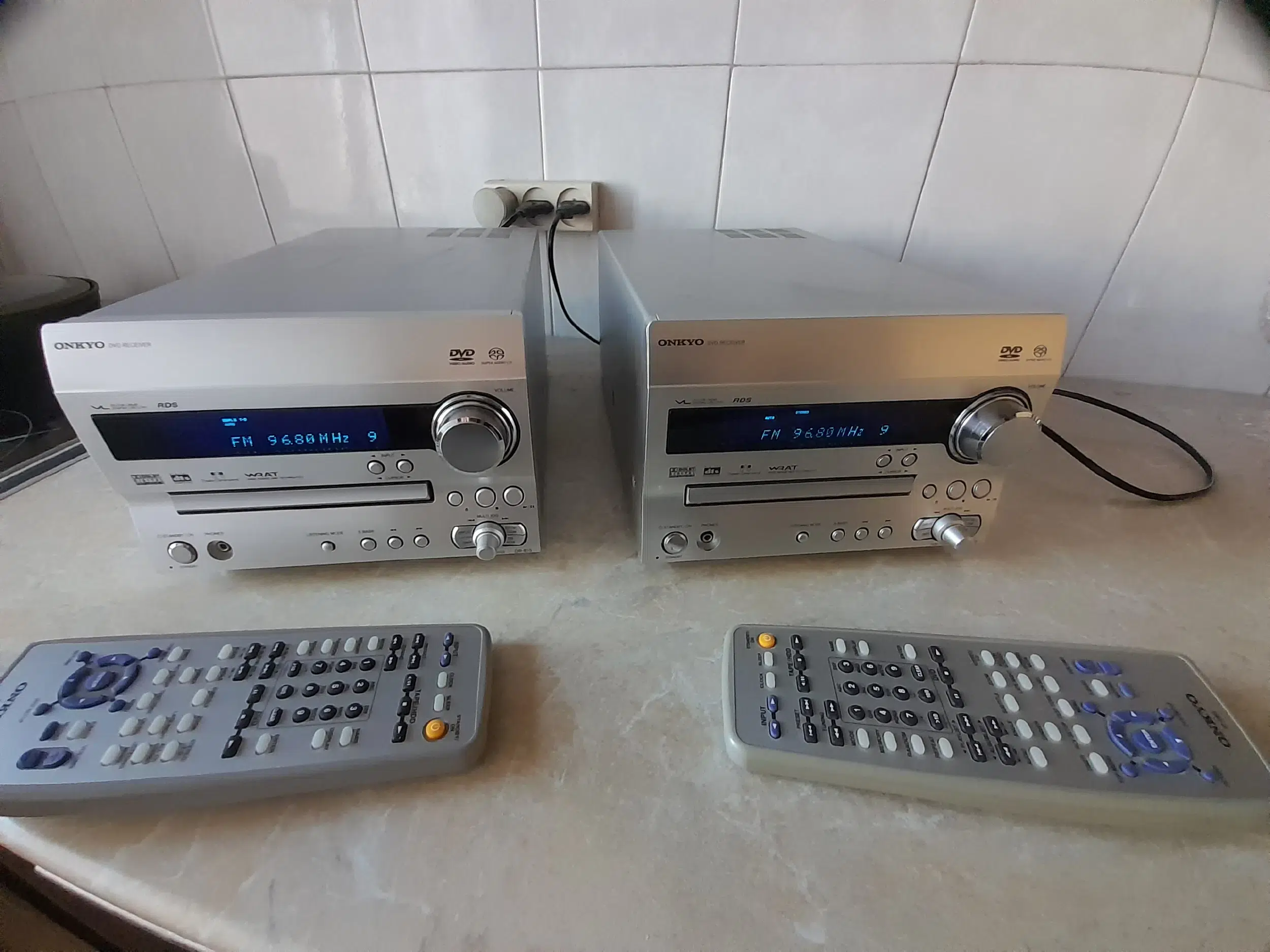 Центры музыкальные   Onkyo DR-815. картинка из объявления