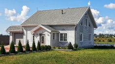 Новый жилой коттедж 200 кв.м. на высоком берегу реки в пригороде картинка из объявления