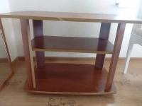 Книжный столик в объявлении 2 фото Книжный столик картинка из объявления