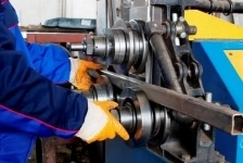 Токарь-фрезеровщик картинка из объявления