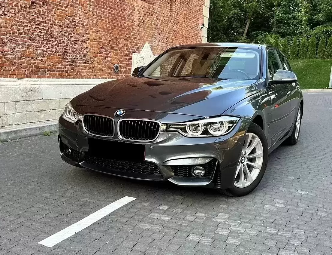 В продаже BMW 3-Series, 2018