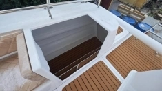 Катамаран Кайман-800 белый. С окошками картинка из объявления