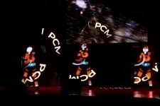 Нужны парни и девушки для участия в световом шоу картинка из объявления