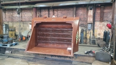 На спецтехнику валковый ковш для просеивания в наличии в объявлении 1 фото На спецтехнику валковый ковш для просеивания в наличии картинка из объявления