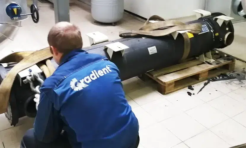 Замена теплообменника промышленного чиллера - СК Градиент в объявлении 1 фото Замена теплообменника промышленного чиллера - СК Градиент картинка из объявления