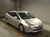 Лифтбек гибрид Toyota Prius кузов ZVW50 модификация S гв 2017 картинка из объявления