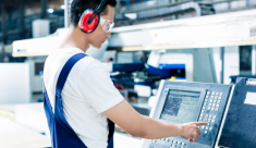 Оператор станков с ПУ картинка из объявления