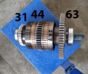 Вал АКПП ZY265 с количеством зубьев 63/44/31 задняя скорость в сборе с фрикционными дисками Fukai ZL 926, Fukai ZL 920, SZM 920, HZM 920, Bull SL 920 в объявлении 1 фото Вал АКПП ZY265 с количеством зубьев 63/44/31 задняя скорость в сборе с фрикционными дисками Fukai ZL 926, Fukai ZL 920, SZM 920, HZM 920, Bull SL 920 картинка из объявления