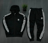 Спортивный костюм адидас в объявлении 3 фото Спортивный костюм адидас картинка из объявления