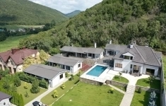 Продам коттедж 420 м2 в объявлении 10 фото Продам коттедж 420 м2 картинка из объявления