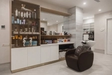 Парикмахер-стилист в объявлении 1 фото Парикмахер-стилист картинка из объявления