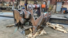 Рабочий расщепитель - корчеватель для пней и деревьев картинка из объявления