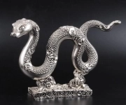 Фигурка змеи - символ 2025 года картинка из объявления