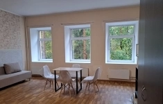 Сдам 4 комнатную квартиру 145.7 м2 картинка из объявления