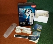 Электрическая зубная щетка Braun Oral-B TriZone 70 картинка из объявления