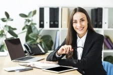 Менеджер по работе с премиальными клиентами в объявлении 1 фото Менеджер по работе с премиальными клиентами картинка из объявления