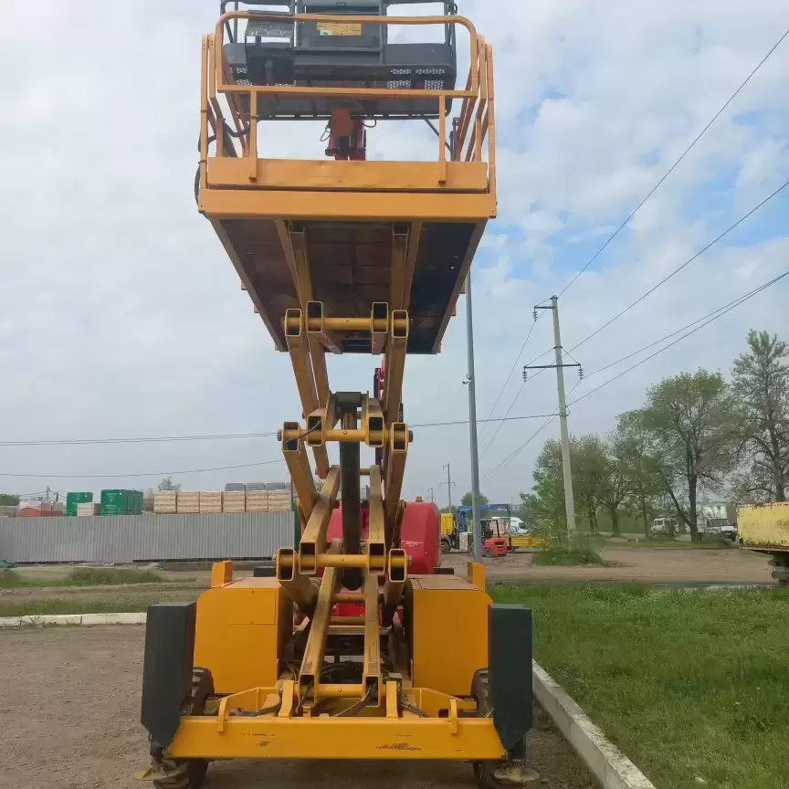 Продажа ножничных подъемников - Самоходный подъёмник купить с НДС картинка из объявления