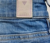 Джинсы женские GUESS ,размер  29 ( 44-46).Состав: хлопок 92%, эластан 2%, эластомультиэстер 6% картинка из объявления
