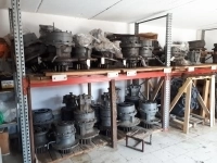 Блок клапанов гидромотора поворота Hitachi 4644566 картинка из объявления