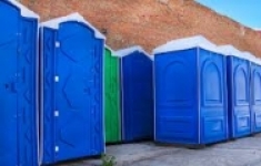 Аренда и обслуживание биотуалетов в объявлении 1 фото Аренда и обслуживание биотуалетов картинка из объявления