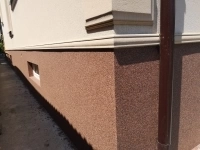 Отделка цоколя мраморной крошкой – красиво и долговечно картинка из объявления