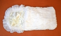 Конверт на выписку из роддома атласный в объявлении 3 фото Конверт на выписку из роддома атласный картинка из объявления