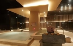 Салон массажа в Китае приглашает девушек на работу  Зарплата Минимум  8,000 USD картинка из объявления