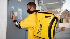 Курьер партнера сервиса «Яндекс.Еда» в объявлении 1 фото Курьер партнера сервиса «Яндекс.Еда» картинка из объявления