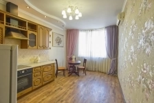 Большая 2-х комнатная квартира-«бабочка» с тремя балконами картинка из объявления