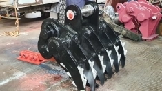 Крепкий корчеватель пней для спецтехники картинка из объявления