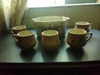 Ваза и чашки чайные. картинка из объявления