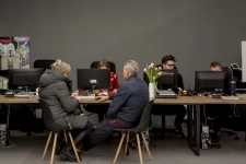 Менеджер по продаже картинка из объявления