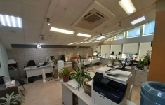 Продам коммерческую недвижимость 1469 м2 картинка из объявления