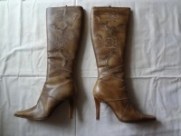 Новые зимние сапоги на шпильках в объявлении 4 фото Новые зимние сапоги на шпильках картинка из объявления