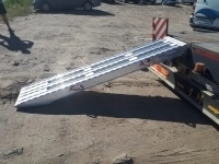 Трапы алюминиевые для погрузки техники на трал Основным преимущес в объявлении 2 фото Трапы алюминиевые для погрузки техники на трал Основным преимущес картинка из объявления